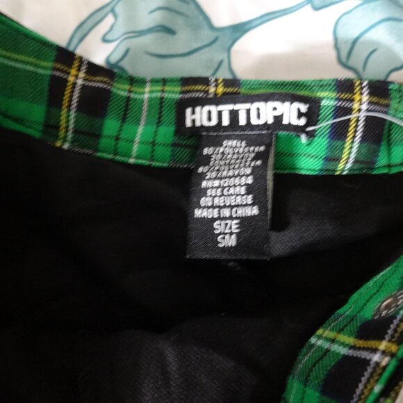 HOT TOPIC Size S Green Plaid Skort Buckles Shorts Skirt School Y2K Academia - Picture 6 of 6